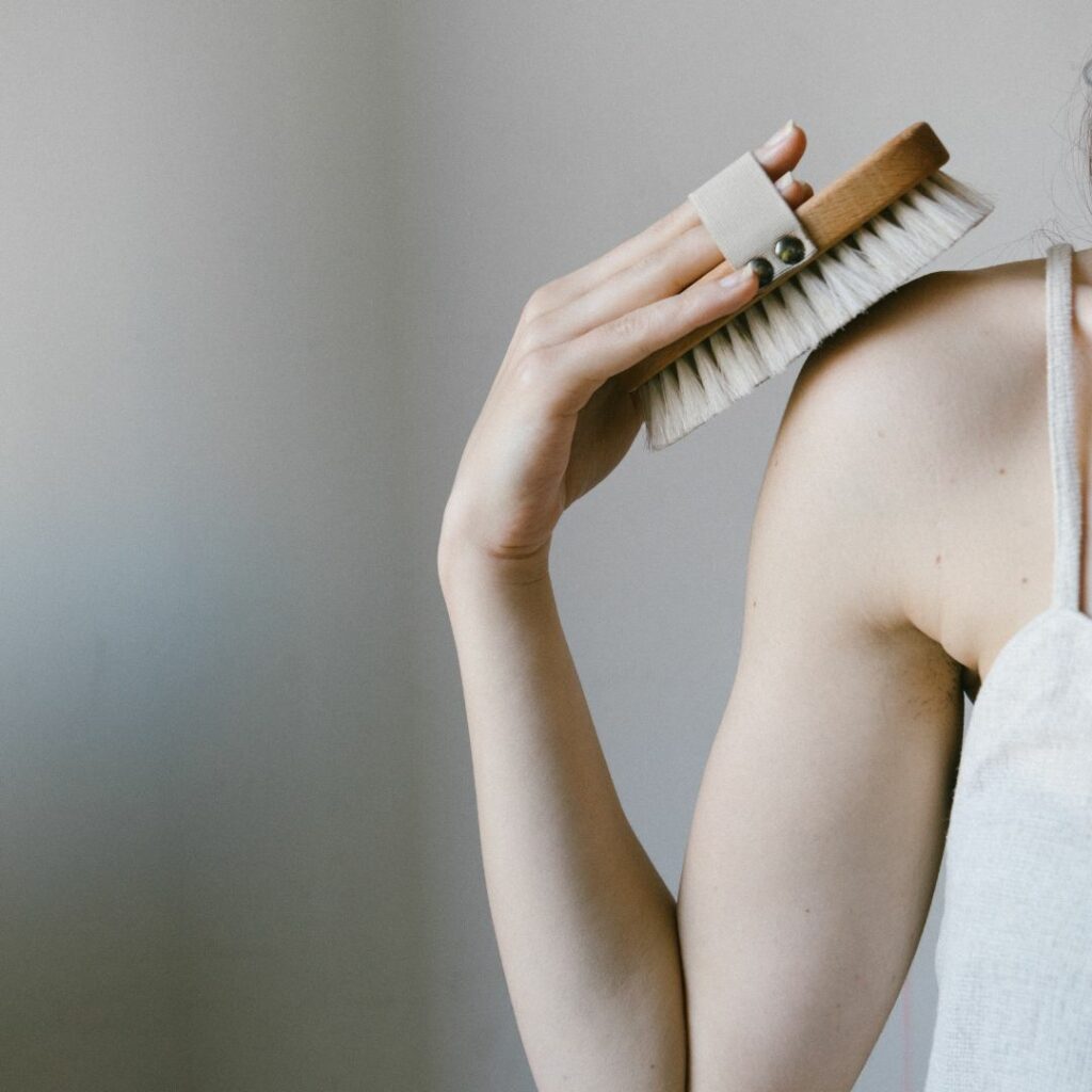 lady dry body brushing